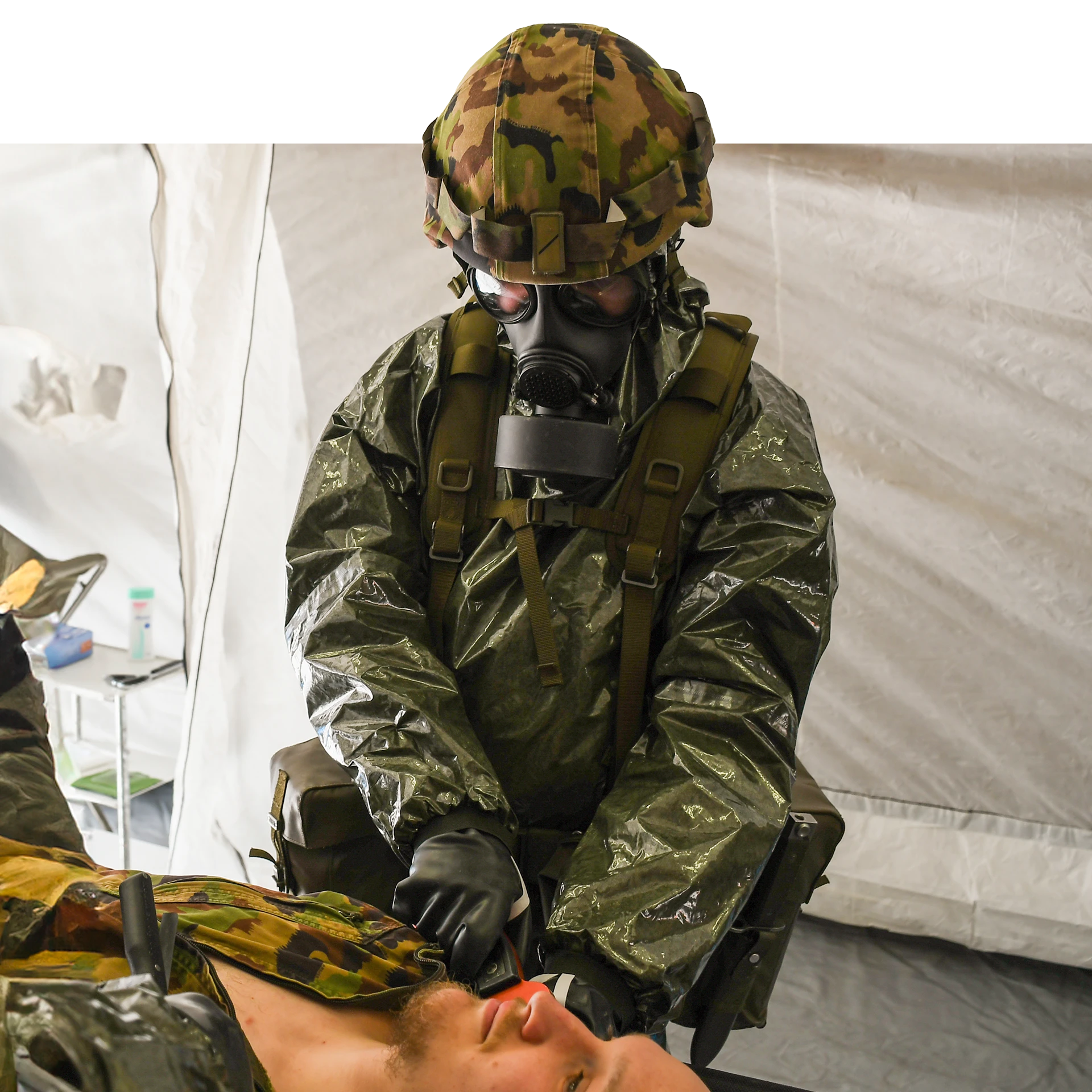 ABC Soldaten behandeln einen Patienten